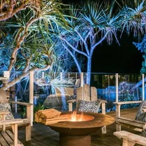https://villa-villa-coola.hotelssunshinecoast.net